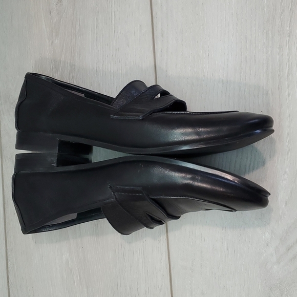 Marc Fisher Women LTD Leather Loafer Slip on shoes sz 6M - Picture 9 of 12